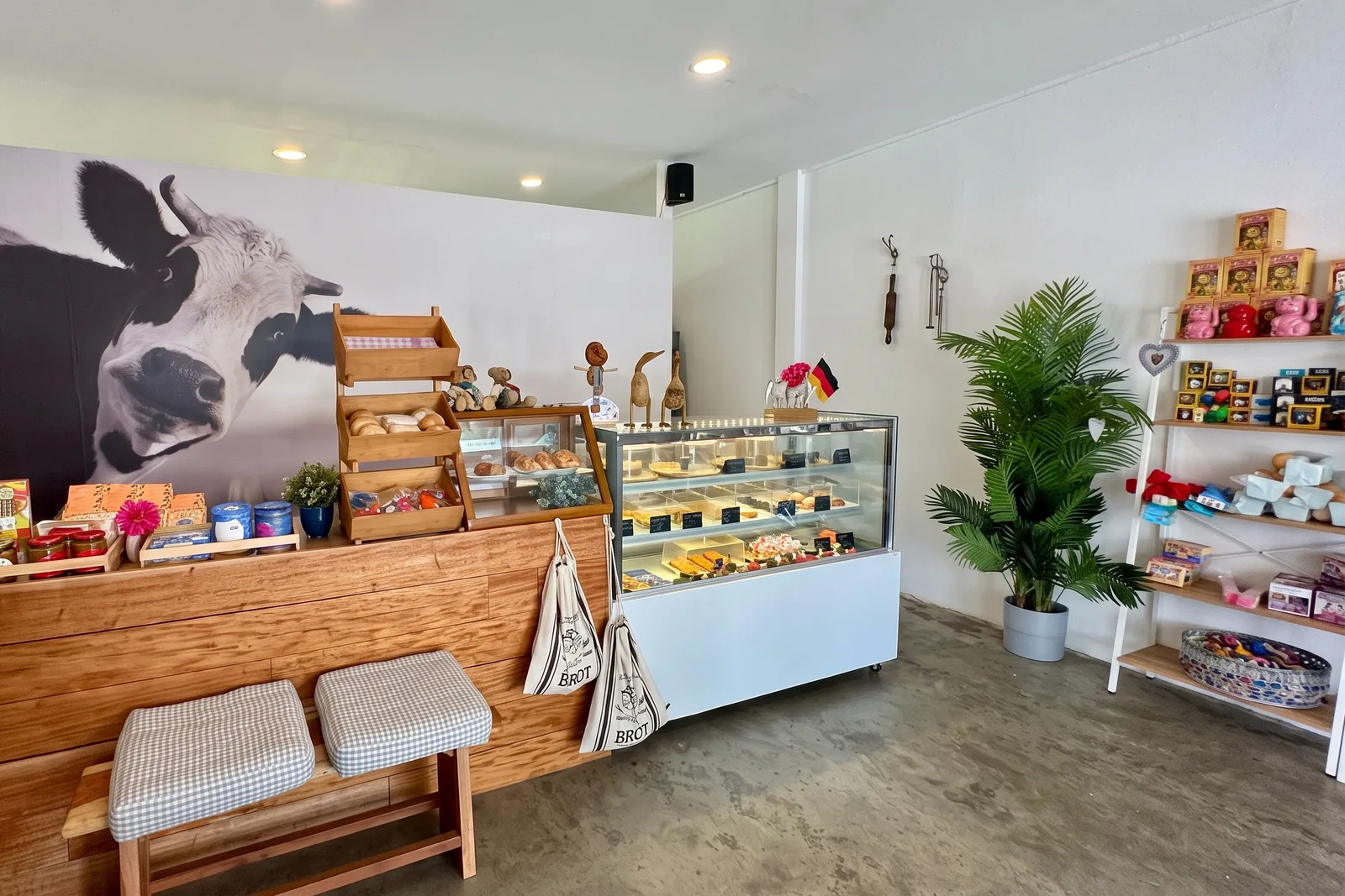 Glück Cafe, Pattaya