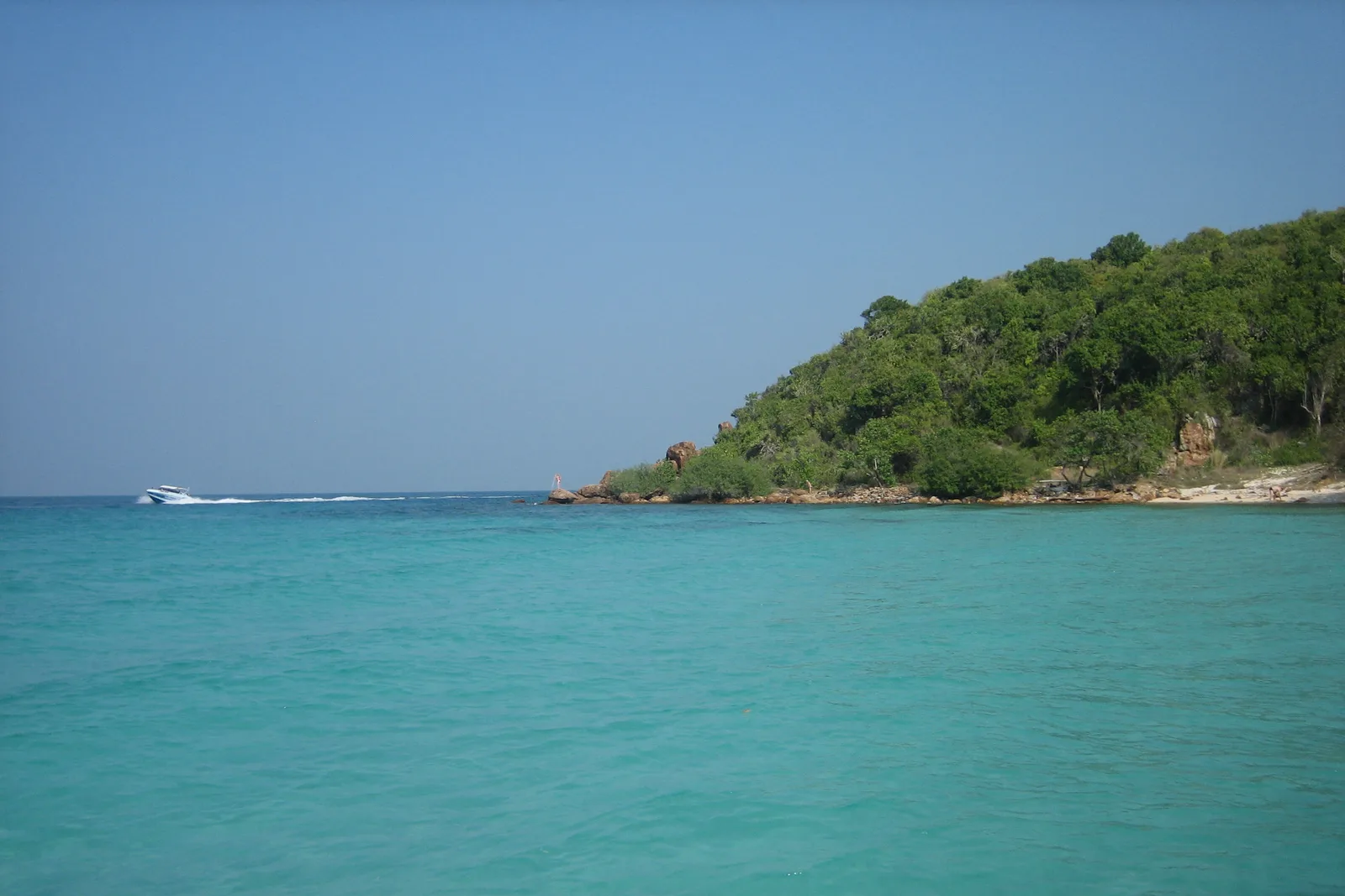 Tien Beach, Pattaya