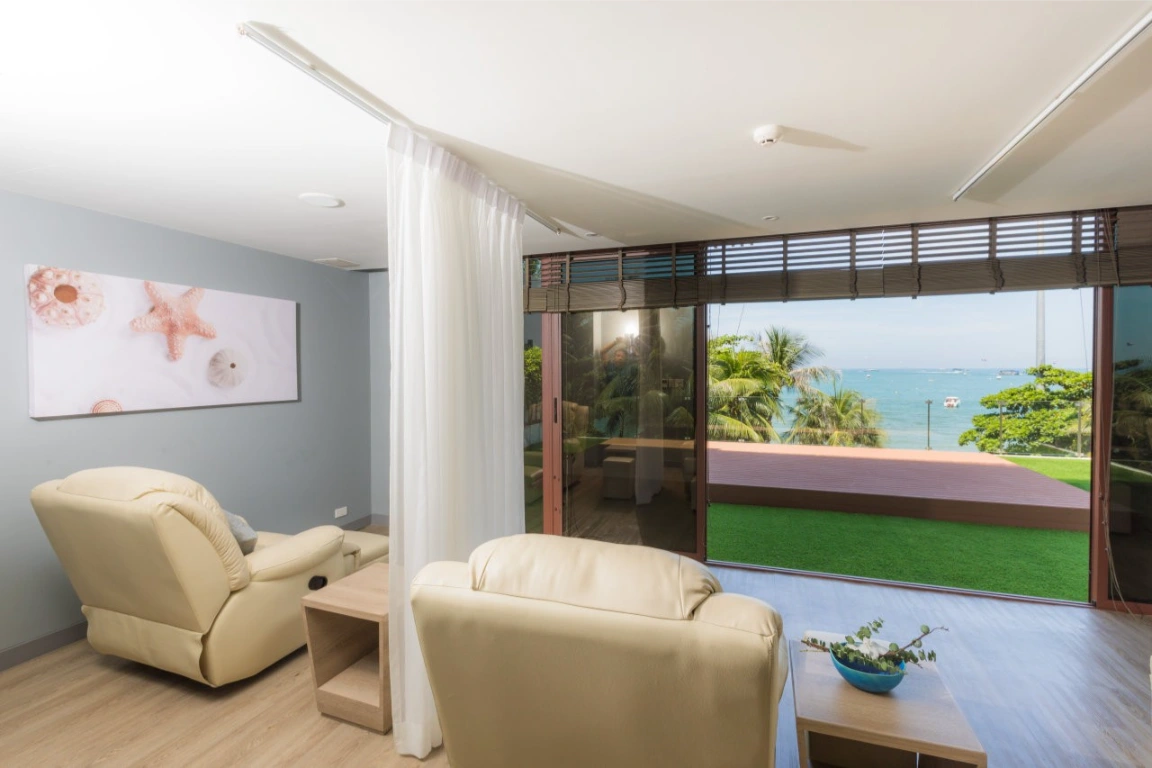 Let's Relax Spa - Pattaya Beach Front